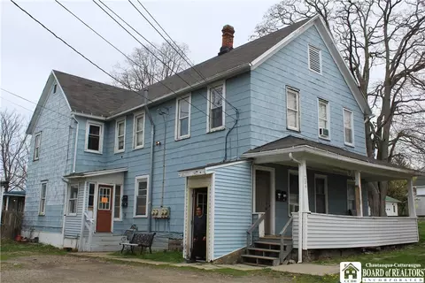 204 Townsend St, Dunkirk, NY 14048