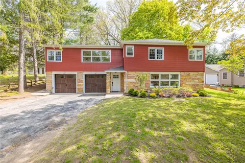 36 Thornell Rd, Perinton, NY 14534