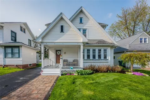 400 Laurelton Rd, Irondequoit, NY 14609