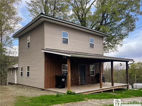 19 West St, New Albion, NY 14719