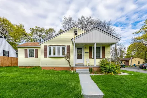 271 Ferncliffe Dr, Rochester, NY 14621