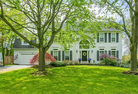 31 Waycross Rd, Perinton, NY 14450