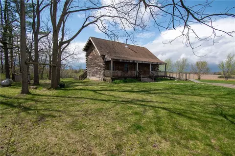 3202 Stacy Rd, Waterloo, NY 13165