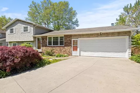 11 Monaco Dr, Gates, NY 14624