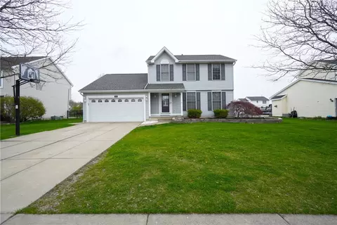 3382 Creekview Dr, Hamburg, NY 14075