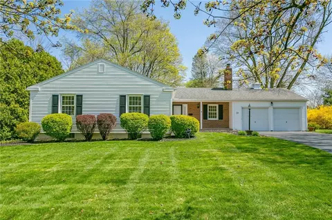 77 Reitz Pkwy, Pittsford, NY 14534