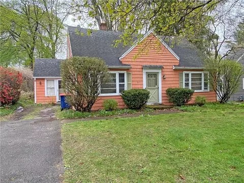 805 Landing Rd N, Brighton, NY 14625