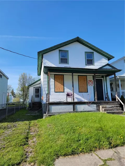 97 Cottage St, Auburn, NY 13021