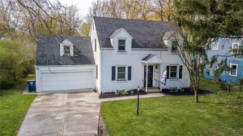 412 Pine Grove Ave, Irondequoit, NY 14617