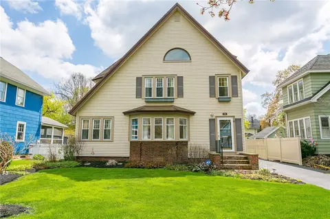 55 Elm Dr, Rochester, NY 14609