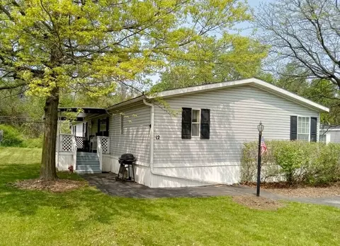 12 Hillside Dr, Avon, NY 14414