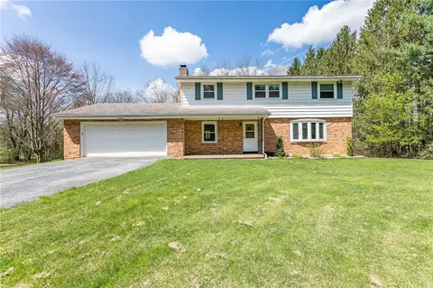 4613 Boynton Rd, Walworth, NY 14568