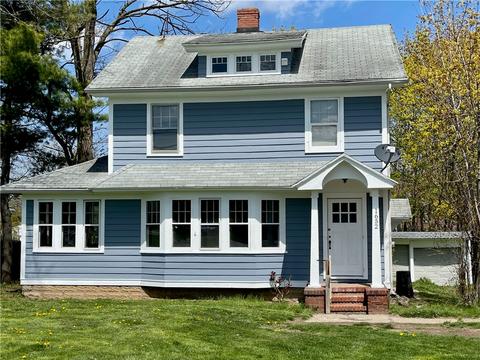 1652 Buffalo Rd, Gates, NY 14624