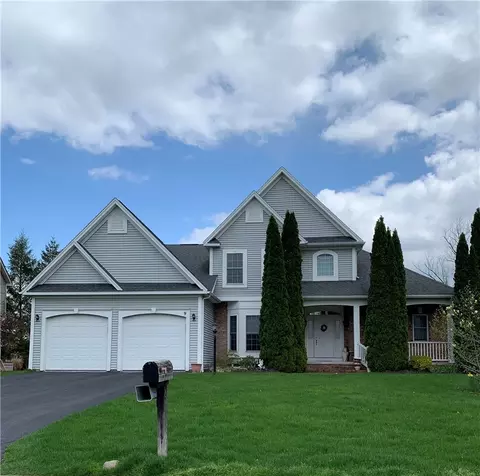 9 Hepburn Ln, Pittsford, NY 14534