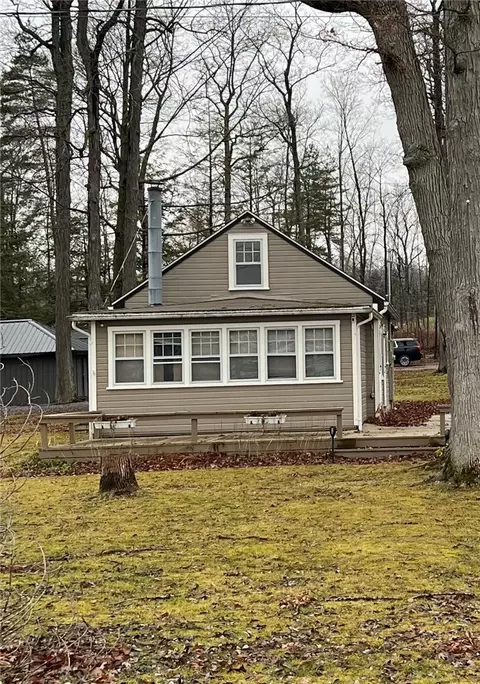 4011 Grove Rd, Silver Springs, NY 14550