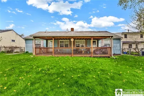 26-28 Starcrest Dr, Cheektowaga, NY 14225