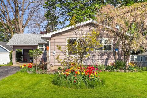 75 Mitchell Rd, Greece, NY 14626