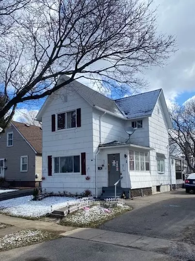 28 Robin St, Rochester, NY 14613