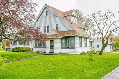 1112 N Winton Rd, Rochester, NY 14609