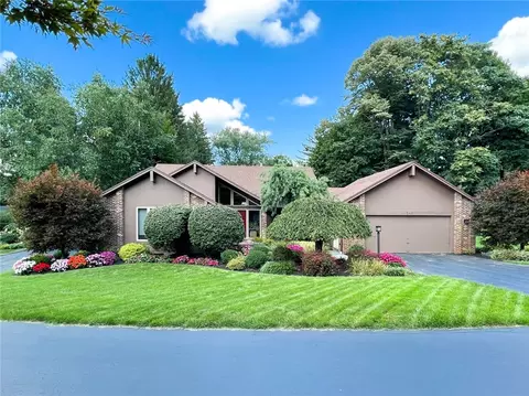 6 Bragdon Dr #PVT, Rochester, NY 14618