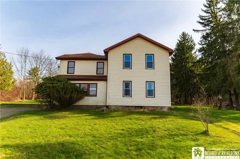 2743 Riverside Rd, Busti, NY 14701