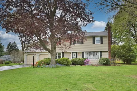 41 Buckwheat Dr, Perinton, NY 14450