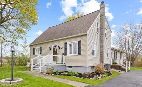 475 Kirk Rd, Greece, NY 14612