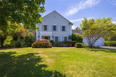 28 Trotters Field Run, Pittsford, NY 14534