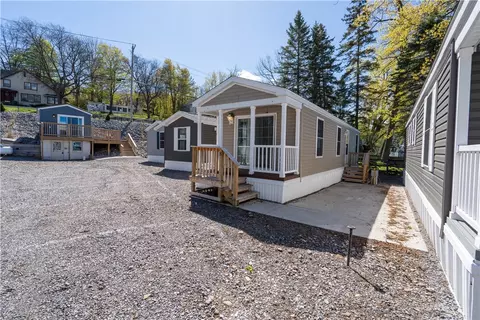 5118 E Lake Rd #8, Livonia, NY 14487