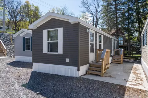 5118 E Lake Rd #9, Livonia, NY 14487