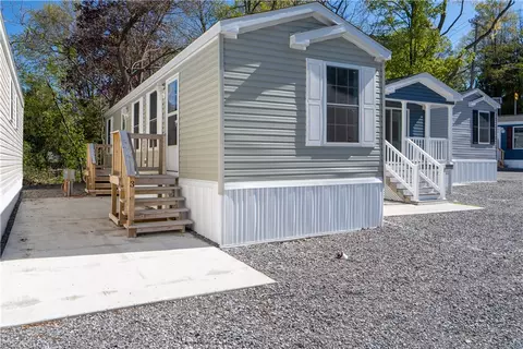 5118 E Lake Rd #3, Livonia, NY 14487
