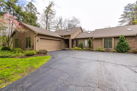 38 Shadow Pines Dr, Penfield, NY 14526