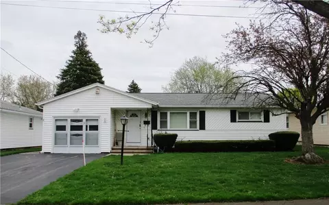 48 Leicestershire Rd, Rochester, NY 14621