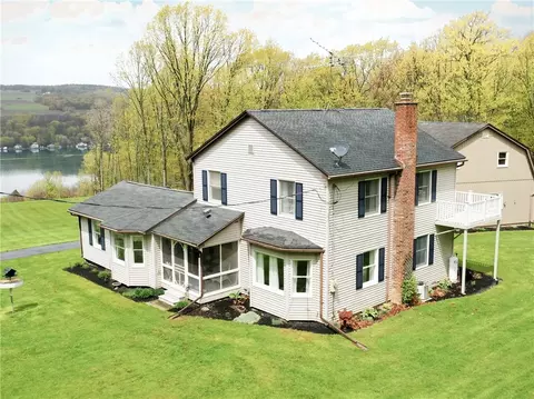 2736 Sturdevant Rd, Barrington, NY 14527