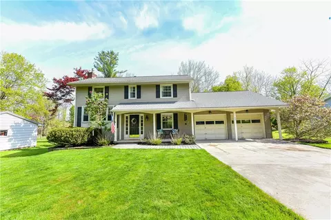 62 Waterford Way, Perinton, NY 14450