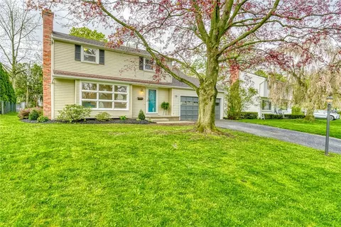 75 Greenvale Dr, Rochester, NY 14618
