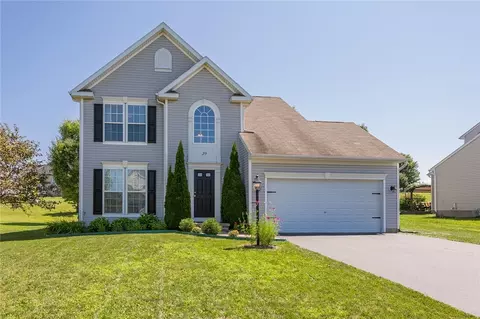 39 Egret Dr, West Henrietta, NY 14586