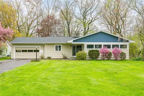 57 Woodcrest Dr, Rochester, NY 14625