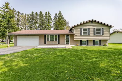 3646 Chili Ave, Chili, NY 14624