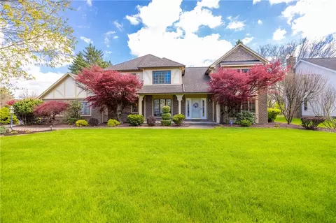 7 Sutton Pt, Pittsford, NY 14534