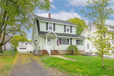 113 Mosley Rd, Greece, NY 14616