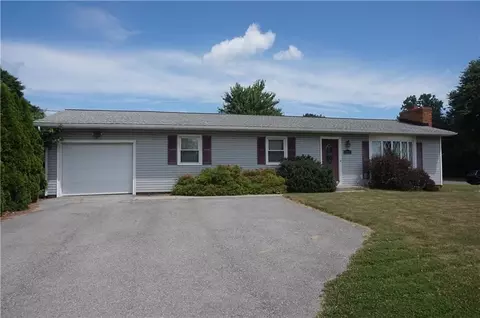 1068 Maiden Ln, Greece, NY 14615