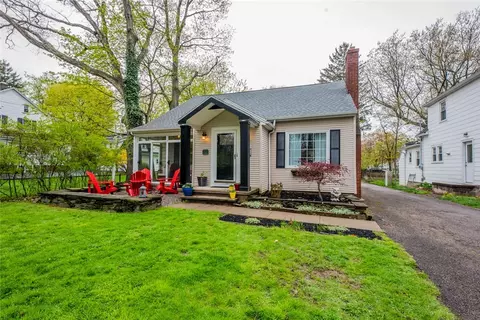 179 Rock Beach Rd, Irondequoit, NY 14617