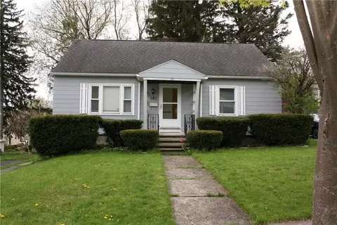 181 Harwick Rd, Irondequoit, NY 14609