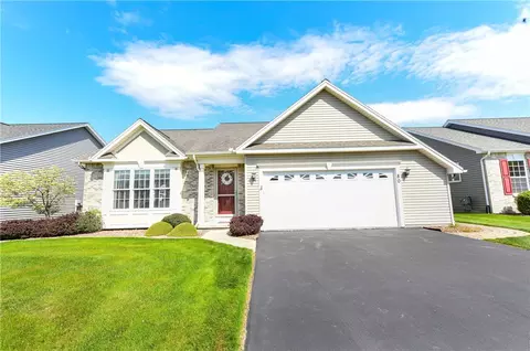 80 Pollet Pl, Greece, NY 14626