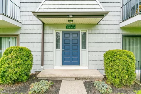 19 Great Wood Ct #2, Perinton, NY 14450