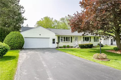 36 Adela Cir, Chili, NY 14624