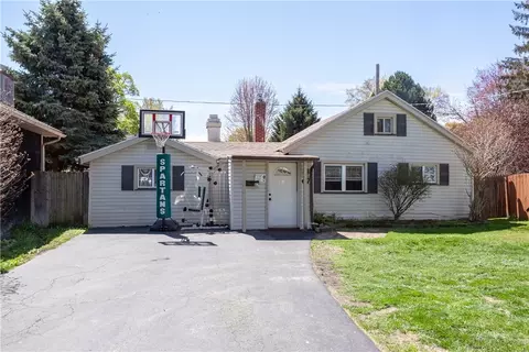 67 Birchwood Dr, Irondequoit, NY 14622