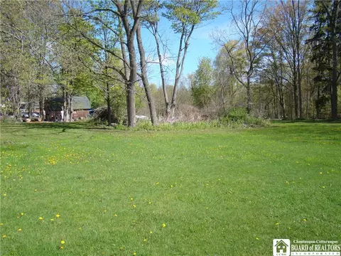 3751 Porter Rd E, Pomfret, NY 14063