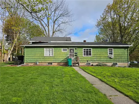 7 Coe Ave, Oakfield, NY 14125